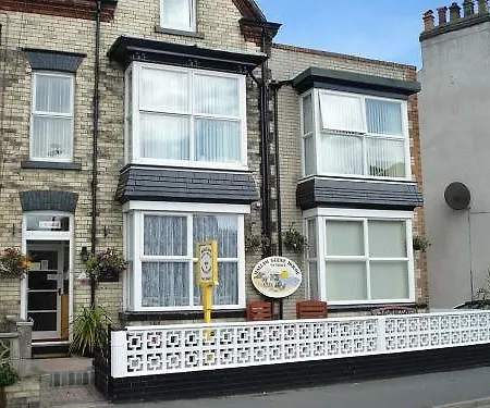 Hallam 3* Filey